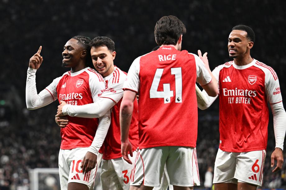 [图]英超-埃泽、约克雷斯梅开二度 阿森纳4-1双杀热刺